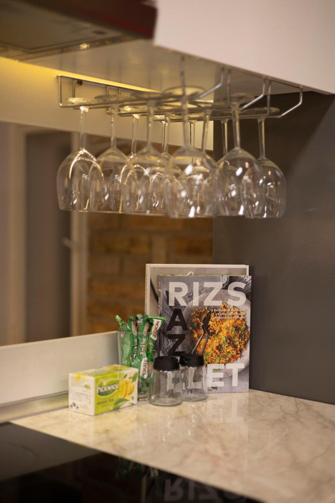 Deluxe Central Elizabeth Residence W/ 4Bedrm, 2Bathrm, 1Lvngrm Budapest Luaran gambar